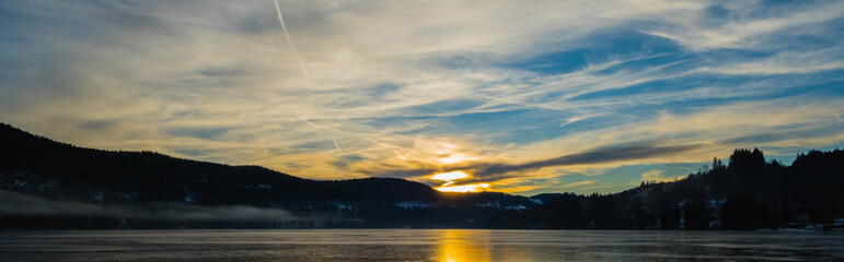 Fototapeta premium Panorama Sonnenuntergang am Titisee