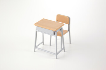 学生_机と椅子
