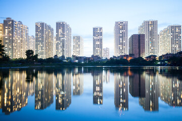 Naklejka premium vancouver skyline at dusk