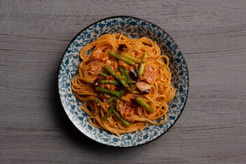 アスパラとベーコンのトマトパスタ