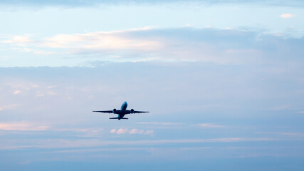 飛行機　夕景