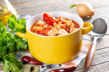 Chicken paprikash - Traditional hungarian chicken cooked in paprika and cream sauce, with ingredients