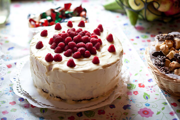 cheesecake with berries