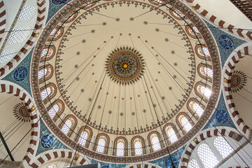 トルコ　イスタンブールの旧市街に建つリュステム・パシャ・モスクの礼拝堂内