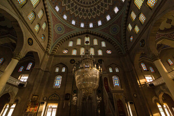 Fototapeta na wymiar トルコ　カイセリの市街地にあるブリュンズモスクの礼拝堂内