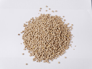 organic feed for animals in small granules