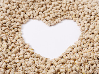 organic feed for animals in small granules