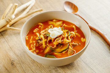 Korean gochujang noodle soup, 'jang kalguksu'