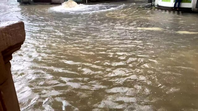 Hochwasser nach Starkregen in Wuppertal, Deutschland Juli 2021 in 4K