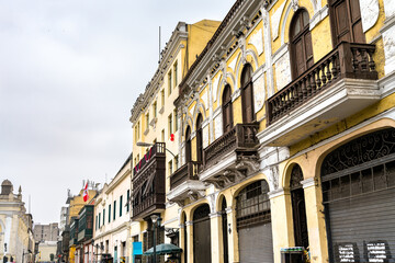 Fototapeta na wymiar Colonial buildings with balconies in Lima, Peru