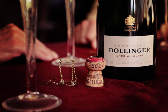 Drinking with friends a supremely delicious Bollinger, French champagne special cuv&eacute;e,