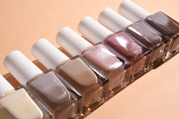 カラフルなマニキュア