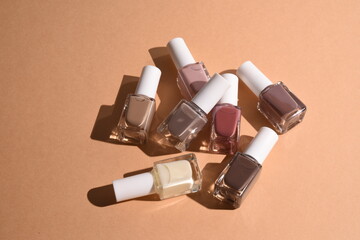 カラフルなマニキュア