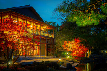 名古屋市にある紅葉が綺麗な日本庭園