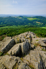 Landschaft und Blockschutthalden an der Milseburg, Bioshärenreservat Rhön, Hessen, Deutschland