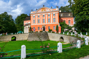 Świętokrzyskie - Pałac w Kurozwękach