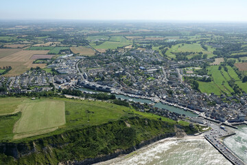 Fototapeta na wymiar Vue aérienne de Port-en-Bessin-Huppain, Normandie, France
