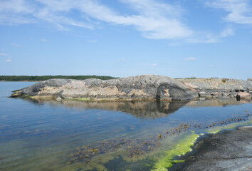 Obraz premium Beautiful rocky island in the archipelago of Finland