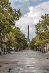 Palais des invalides à Paris  et son dôme en feuilles d'or