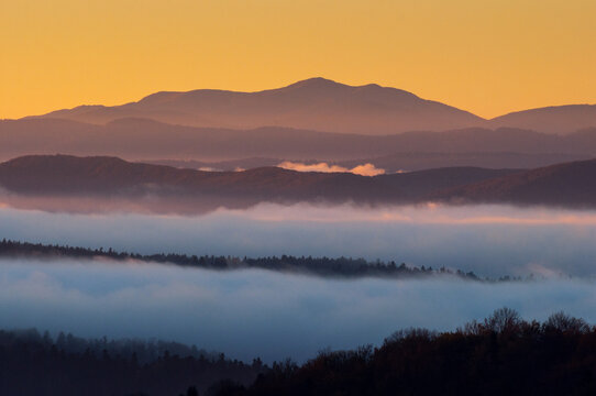 View from the Słonne Mountains to the Bieszczady Mountains at sunrise, Sanok, Wujskie, Bieszczady Mountains