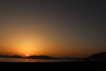 Fototapeta premium 瀬戸内海の夕陽と地球の美しさ 山口県