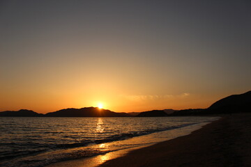 瀬戸内海の夕陽と地球の美しさ　山口県