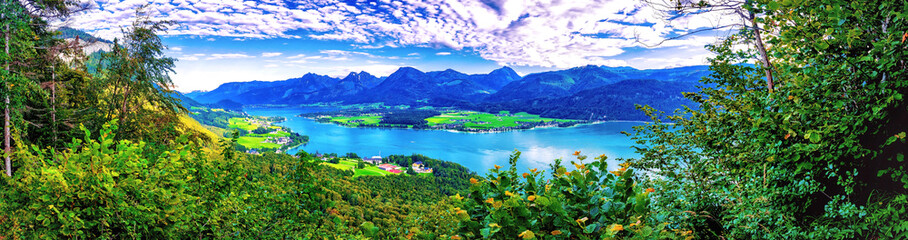 Blick auf den Wolfgangsee und Alpen von der Falkensteinwand aus, Salzkammergut, Österreich