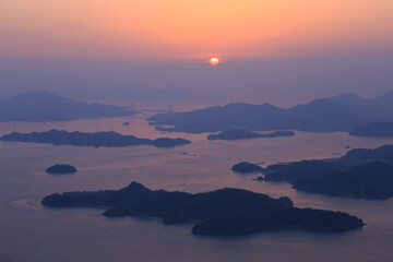 瀬戸内海のしまなみの夜明け　広島県三原市竜王山展望台