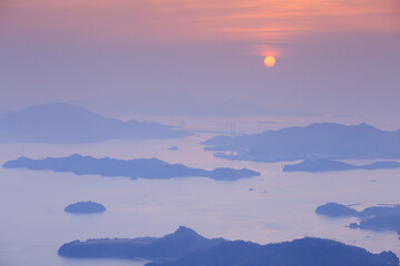 瀬戸内海のしまなみの夜明け　広島県三原市竜王山展望台