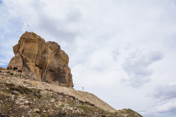 Fototapeta na wymiar トルコ　世界遺産のカッパドキアの観光拠点のユルギュップの岩山