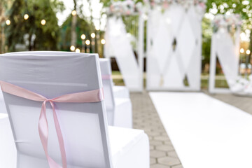 Beautiful floral compositions in the restaurant for the wedding ceremony