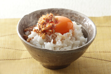 色々な料理にトッピング出来るフライドオニオン