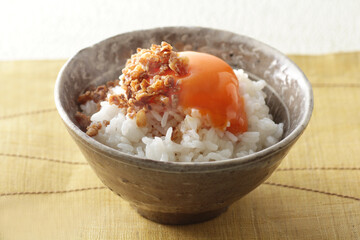 色々な料理にトッピング出来るフライドオニオン