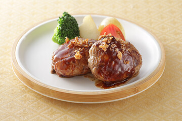 色々な料理にトッピング出来るフライドオニオン