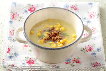 色々な料理にトッピング出来るフライドオニオン