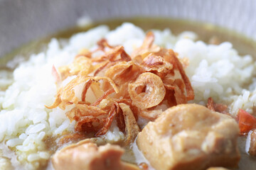 色々な料理にトッピング出来るフライドオニオン