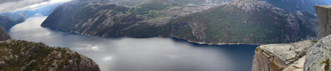 Fototapeta na wymiar Prekestolen (Preikestolen) - the cliff above Lysefjord in Norway