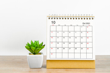 October 2021 desk calendar.