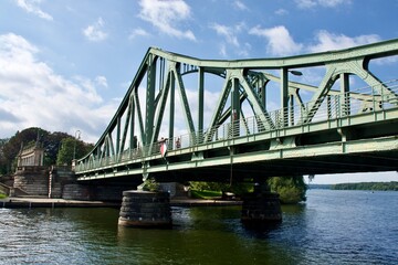 Fototapeta na wymiar Glienicker Brücke