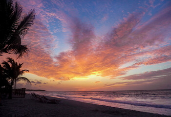 Obraz na płótnie Canvas sunset in the beach