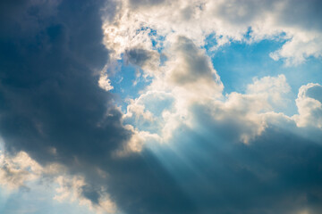 Fototapeta na wymiar Cloudy sky with sunlight