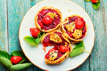 Summer tartlets with strawberries