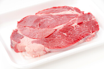 牛肉赤身肩ロース（ステーキ肉）
