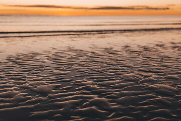 Sonnenuntergang an der Nordsee am Strand der Insel Rømø in Dänemark