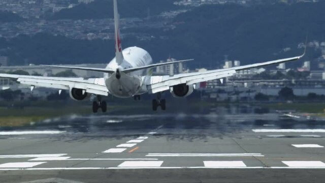 4K・飛行機・旅客機・ジェット機・空港・着陸