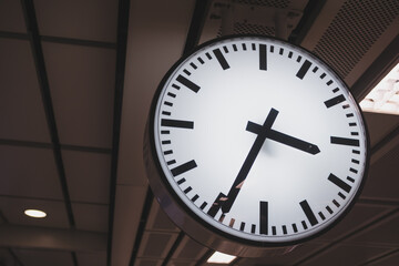 Fototapeta na wymiar A clock in the underground subway station with copy space