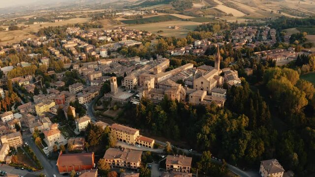 Vista aerea di Castelvetro di Modena un piccolo borgo in Italia