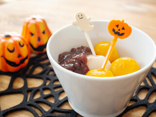 ハロウィン仕様のかぼちゃ白玉