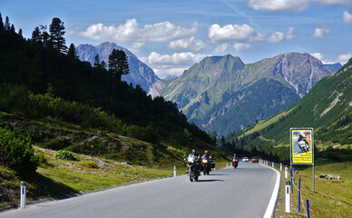 Hahntennjoch-Passstra&szlig;e in den Lechtaler Alpen, &Ouml;sterreich, Tirol
