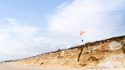 Fototapeta na wymiar Paragliding Sommer